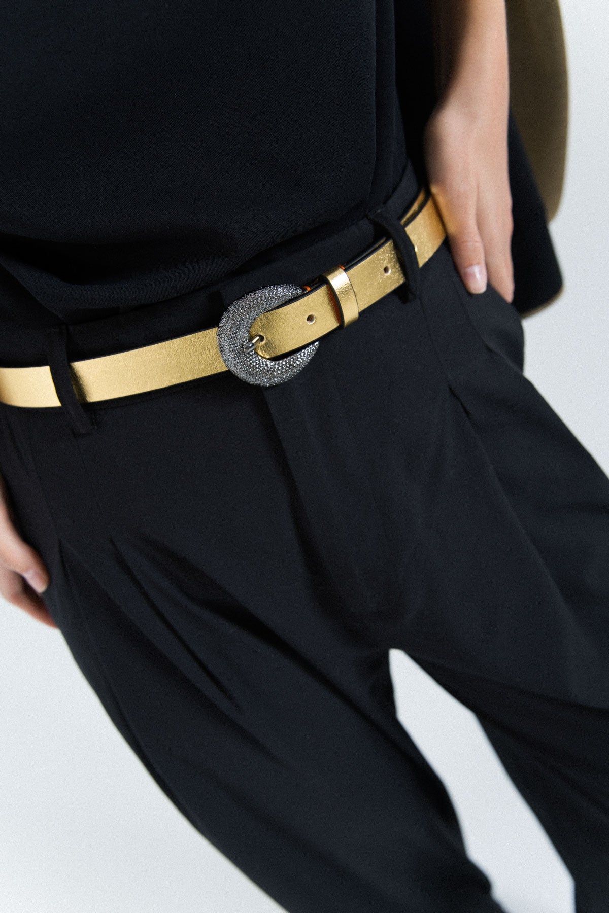 Menerbes Mettalic Gold
